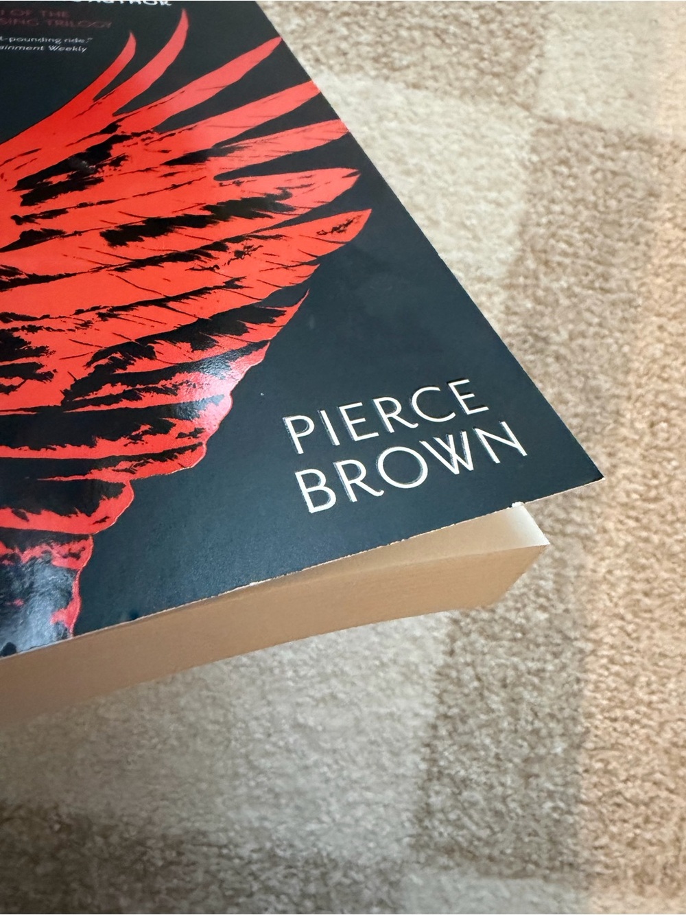 Red Rising by Pierce Brown - Picture 2 of 5